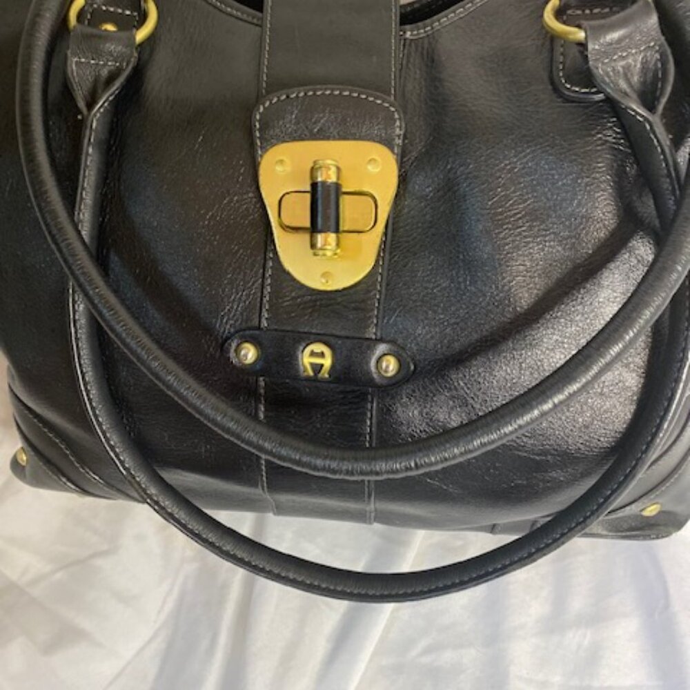 Etienne Aigner Large Black Leather tote/should bag with gold hardware - Picture 6 of 9